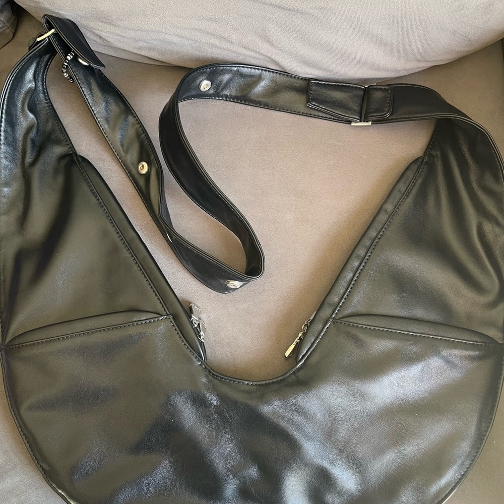 Elegant Black Faux Leather Crossbody Bag